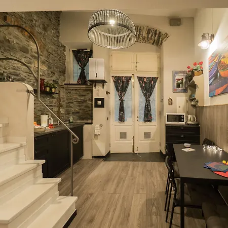 Petrella's Point With Ac דירה