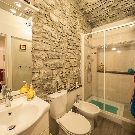 Petrella's Point With Ac Apartman